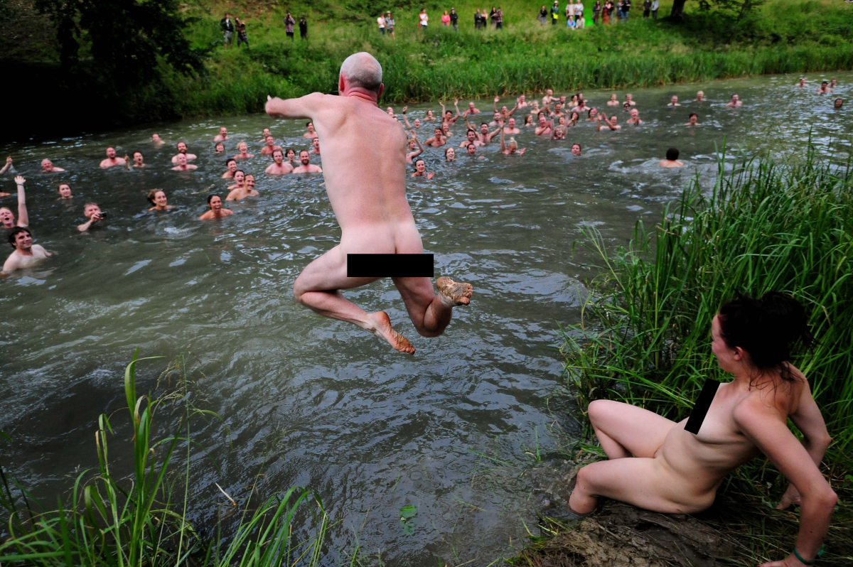 купание мужиков голыми фото 48
