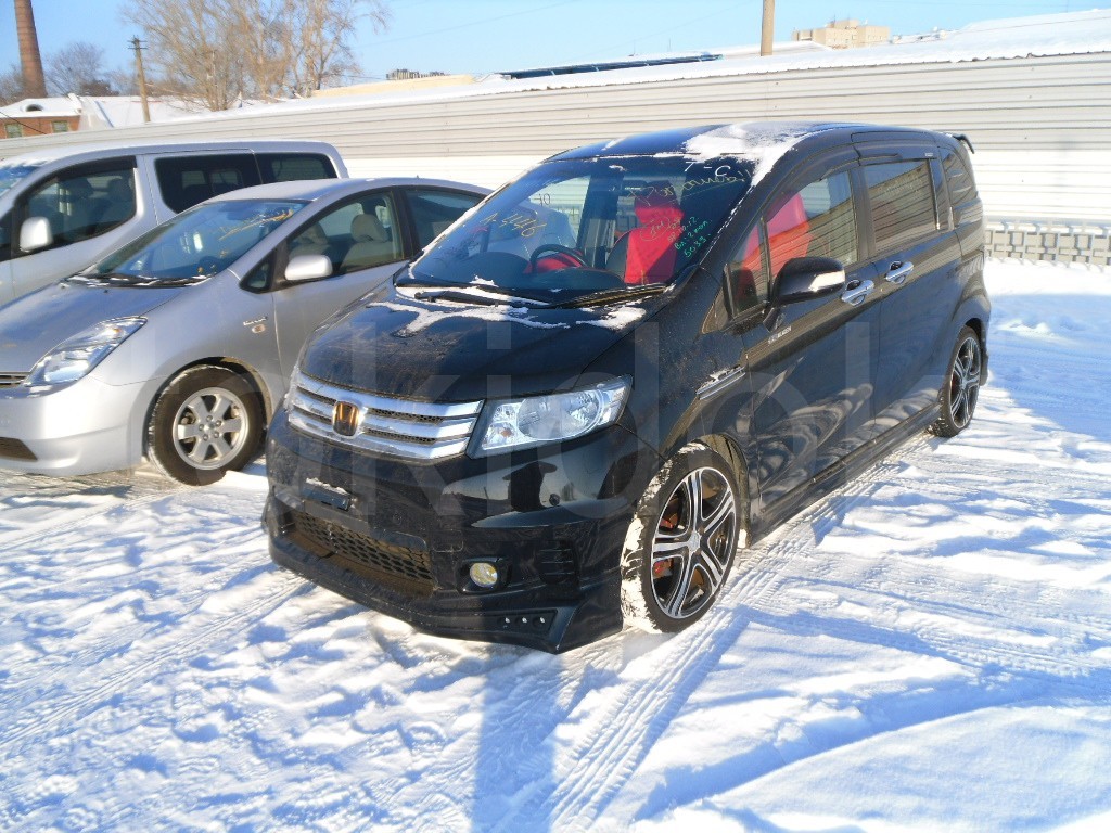 Хонда Фрид Спайк 2014 года в Новосибирске, Купить