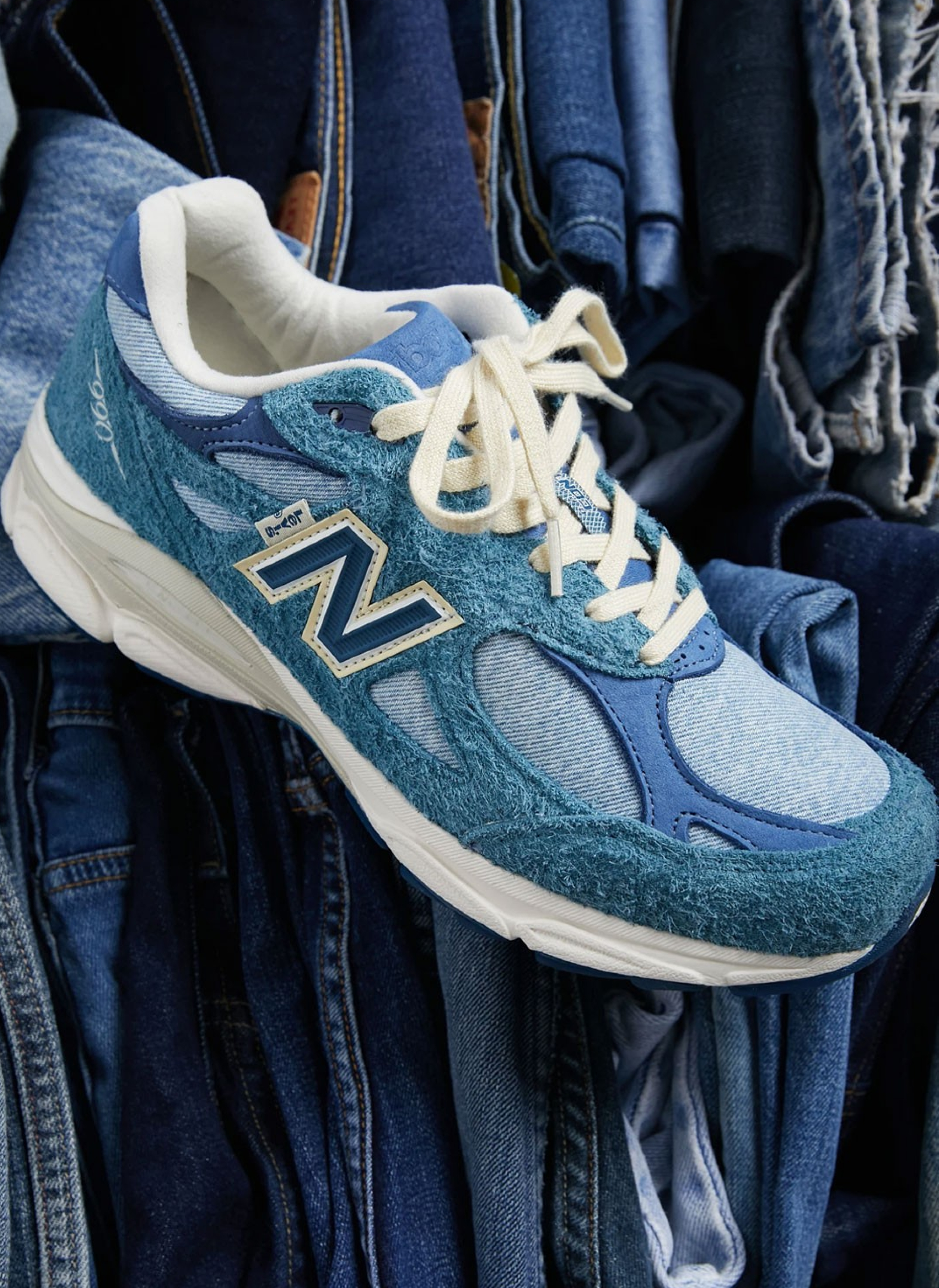 new balance levi