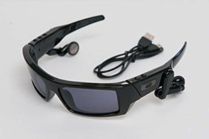 Сомнительное современное устройство: очки со встроенным mp3-плеером