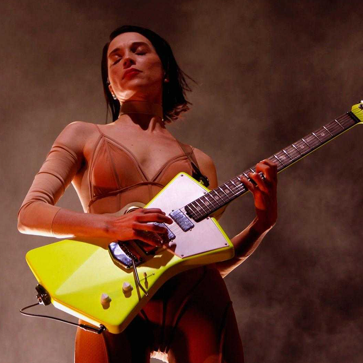 Интервью с St.Vincent о фильме «Мотель „Нигде”», пандемии и аутентичности -  Афиша Daily