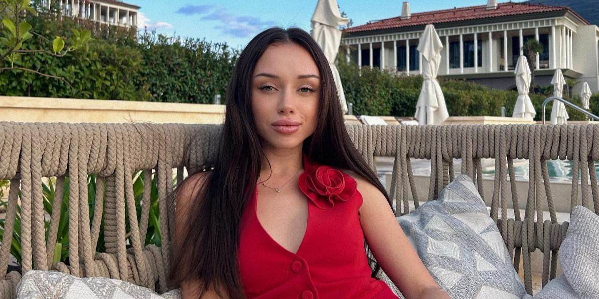 Sashacuromushka. Слава комиссаренко жена. Девушка славы марлоу карамбейби. Слава комиссаренко слава комиссаренко. Девушки усть-донецкий.