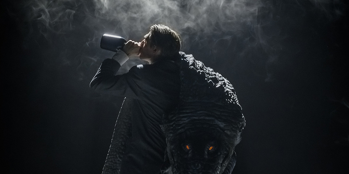 Режиссер в отрыве, а крокодил на сцене: чем удивляет спектакль «Дон Кихот» в МХТ