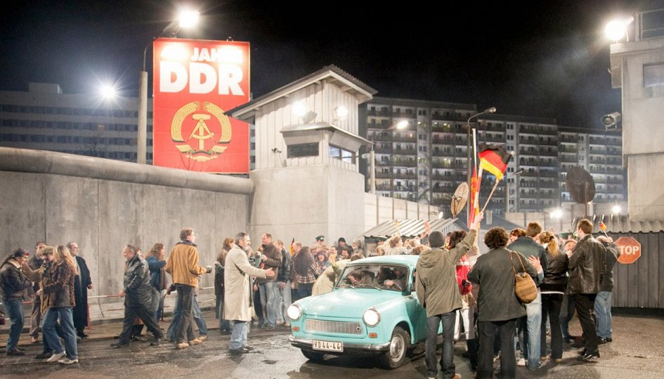 Кино: «Любовь за стеной» Кино: «Любовь за стеной»