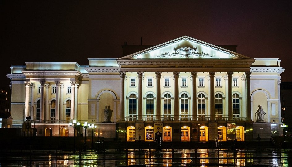 Драматический театр шахты афиша продавец билетов в кино спб