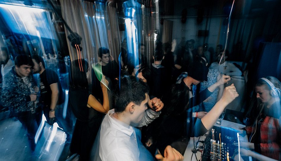 Концерты: «Подворотня»: DJs Sova, Kras Концерты: «Подворотня»: DJs Sova, Kras
