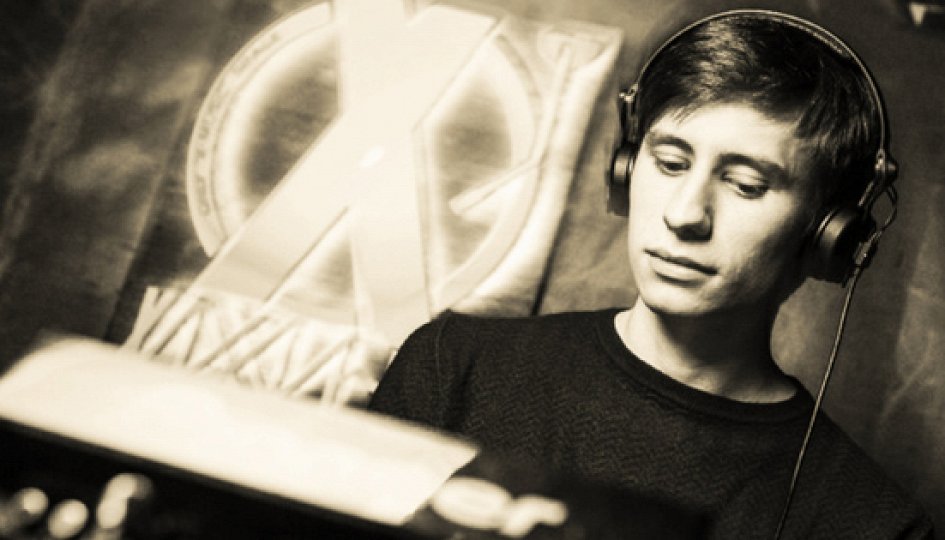 Концерты: «Танцы в «Петровиче»: DJ Влад Никулин Концерты: «Танцы в «Петровиче»: DJ Влад Никулин