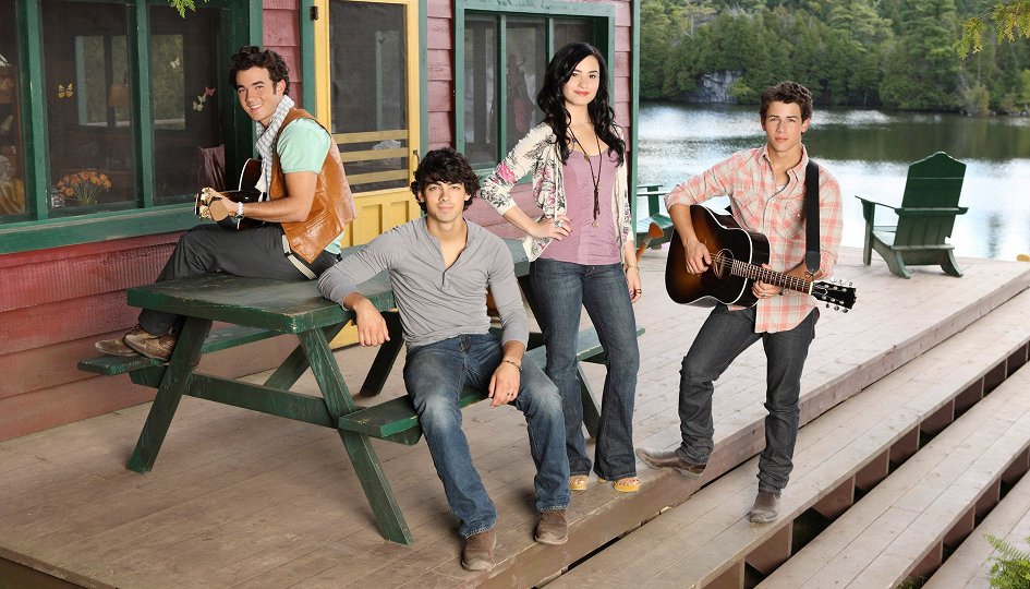 Кино: «Camp Rock-2: Отчетный концерт» Кино: «Camp Rock-2: Отчетный концерт»