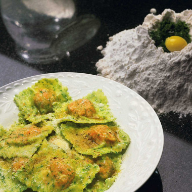 Рецепт Зеленые равиоли с тыквой и соусом из шалфея
