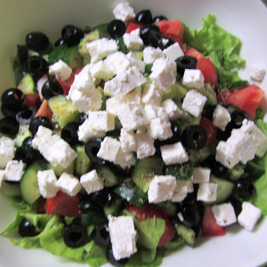 Рецепт Греческий салат со шпинатом