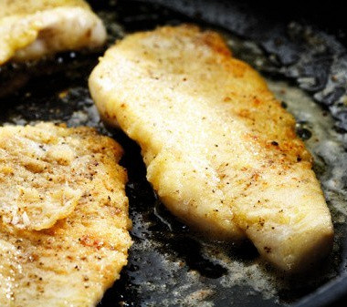 Рецепт Рыбное филе, тушенное с баклажанами