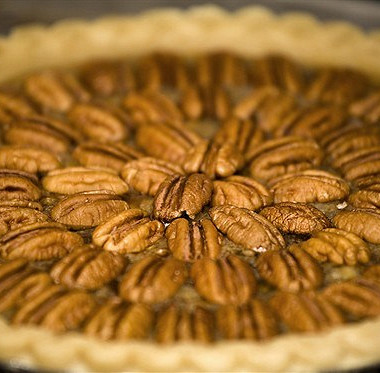 Рецепт Пирог с орехами пекан, тростниковым сиропом и ромом