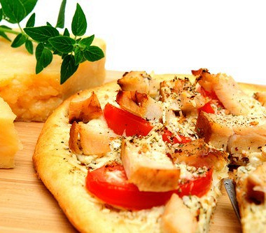 Рецепт Пицца с овощами и копченым салом