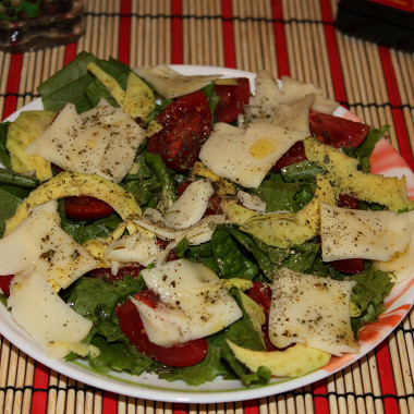 Рецепт Салат с рукколой, помидорами черри, авокадо и моцареллой