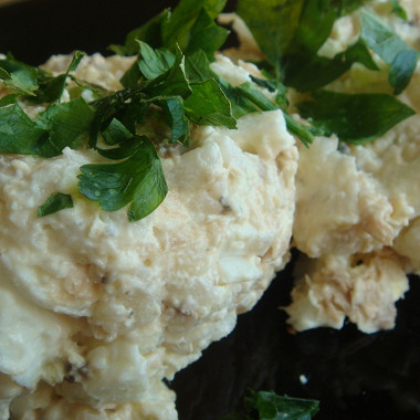 Рецепт Рыбный салат с рисом и сыром