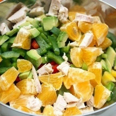 Рецепт Куриный салат со сладким перцем и авокадо
