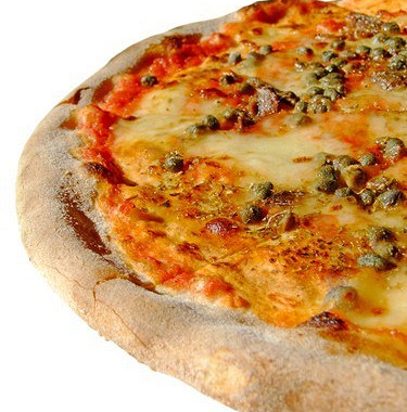 Рецепт Пицца с домашним сыром и каперсами