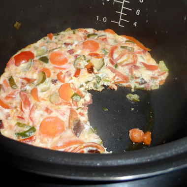 Рецепт Омлет с овощами и колбасой в мультиварке