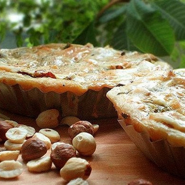 Рецепт Киш с козьим сыром и лесными орехами