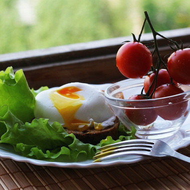 Рецепт Яйцо пашот с тостом и овощами