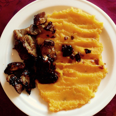 Рецепт Жаренная свинина с тамариндом и пюре из батата