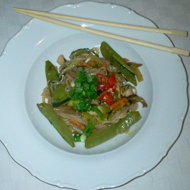 Рецепт Тайская рисовая лапша с курицей и овощами