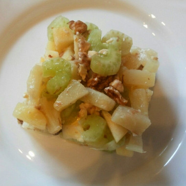 Рецепт Салат из яблок и ананасов