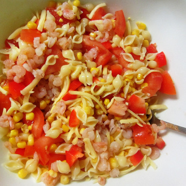 Рецепт Итальянский салат с ветчиной, сыром и овощами