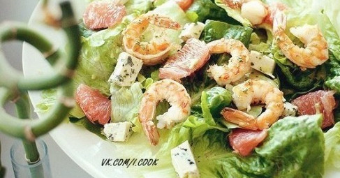 Салат с креветками, сыром и мятной заправкой, рецепт — Вкусо.ру Салат с креветками, сыром и мятной заправкой, рецепт — Вкусо.ру