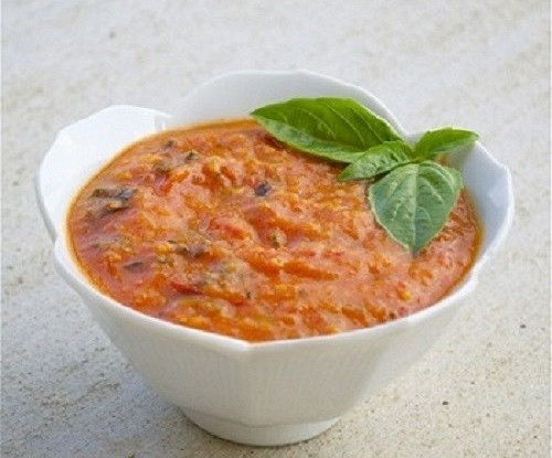 Луковый соус с томатной пастой