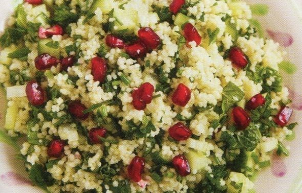 Овощной салат с фетой и кускусом