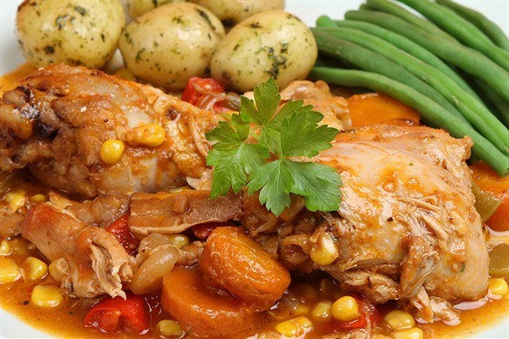Куриные окорочка с овощами