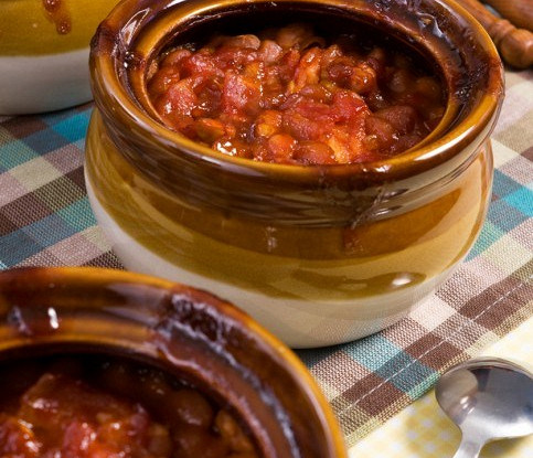 Ассорти мясное с фасолью