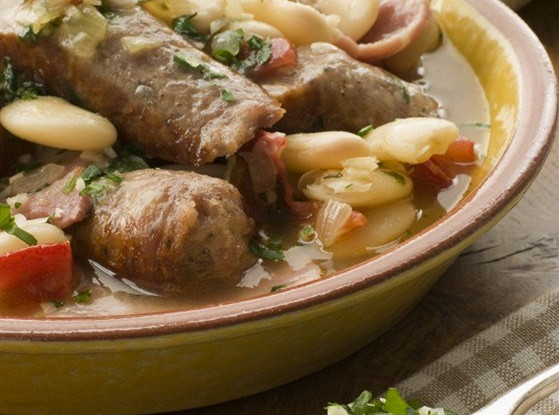 Фасоль с кровяной колбасой