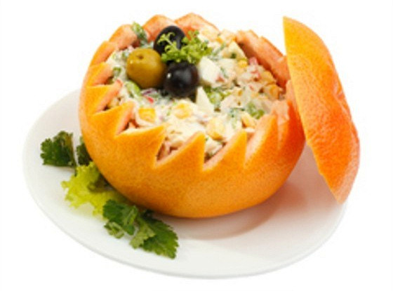 Морепродукты в грейпфруте