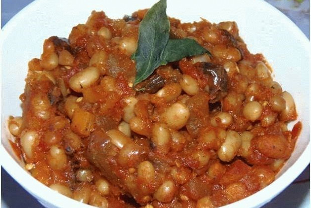 Фасоль отварная с овощами