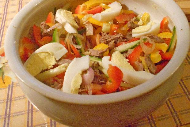 Салат «Бахор» с бараниной и овощами